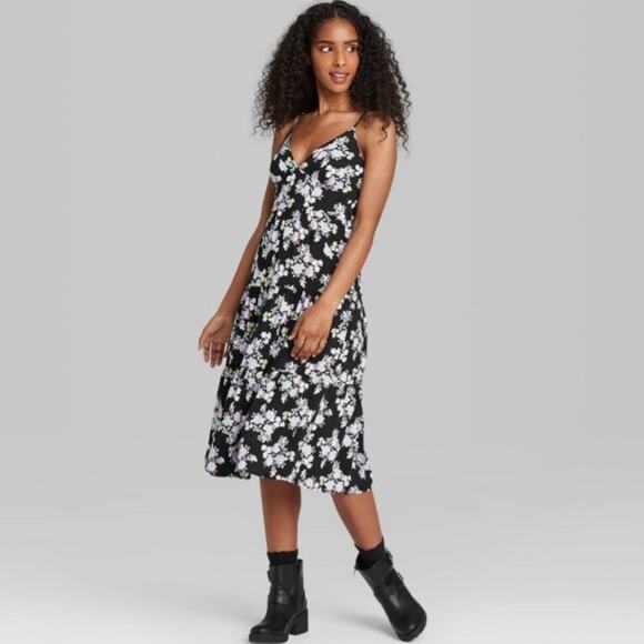 Wild fable black floral print sleeveless tiered dress - Picture 3 of 9